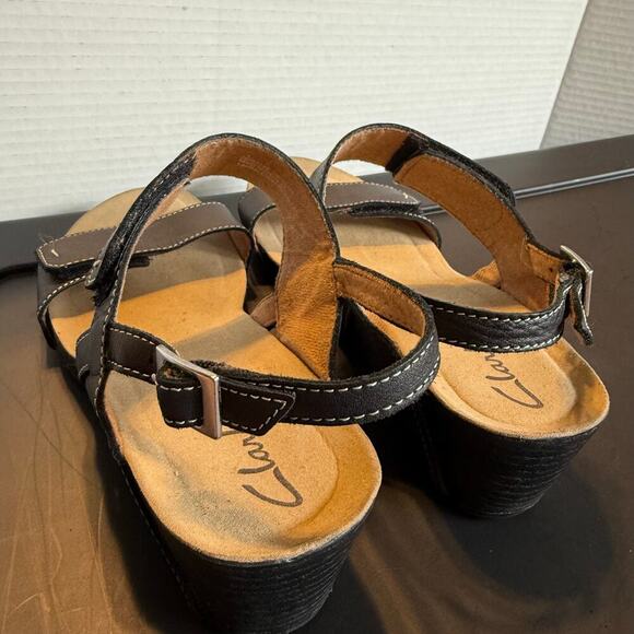 Clarks Leather Wedge Sandals Black Strappy Slingback 7W Comfort Shoes - Picture 8 of 10